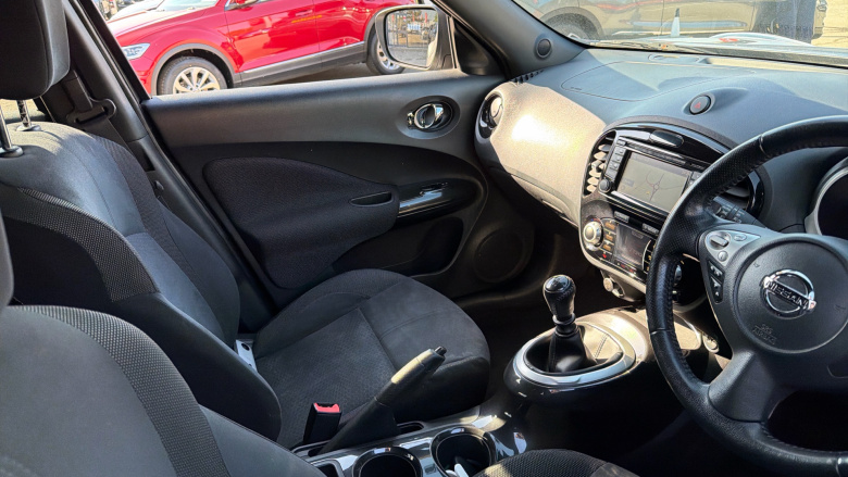 Nissan Juke 1.2 DiG-T N-Connecta 5dr Petrol Hatchback